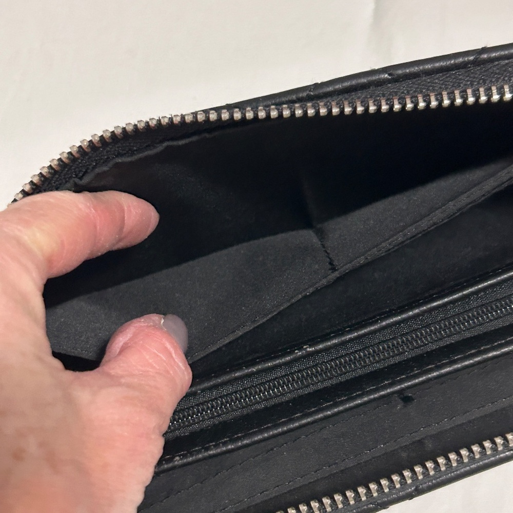 Women's Madden Girl Black Quilted Vegan Zip Around Wallet - Picture 10 of 10